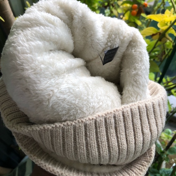 POM POM BEANIE - Picture 8 of 8